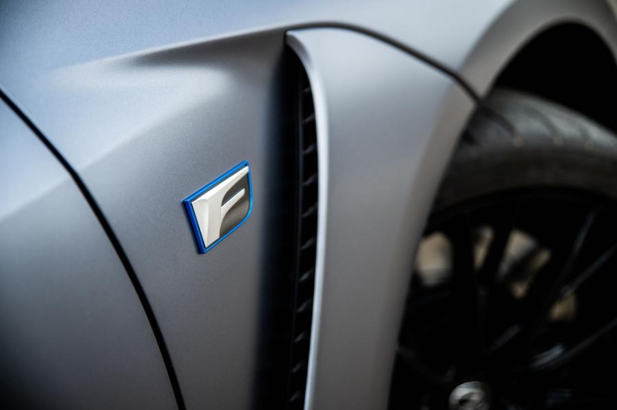 Детали экстерьера Lexus RC F 10th Anniversary Limited 2018 года  (UK) (фото 27 из 34)